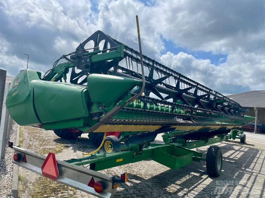 John Deere S 690 i Ražas novākšanas kombaini