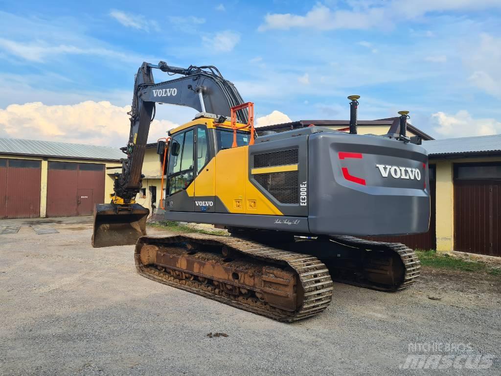 CAT 320 FL Kāpurķēžu ekskavatori
