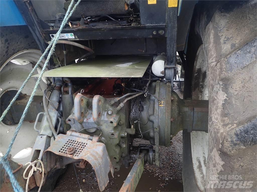 New Holland 8360 Traktori
