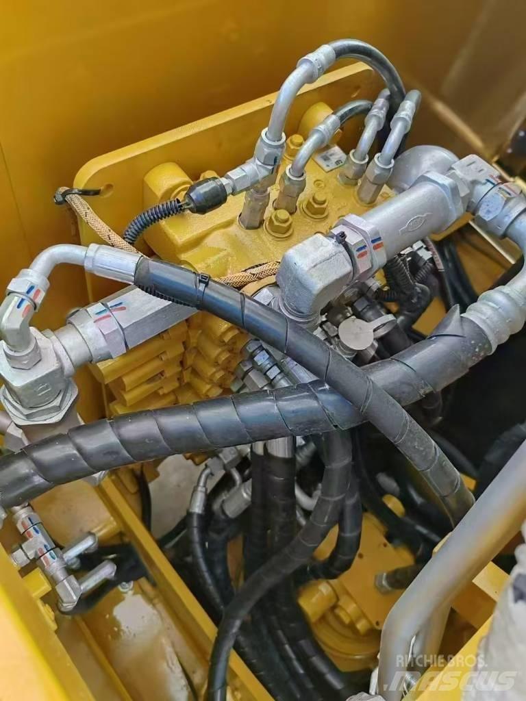 CAT 307E2 Kāpurķēžu ekskavatori