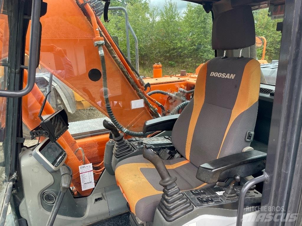 Doosan DX 180 LC-3 Kāpurķēžu ekskavatori