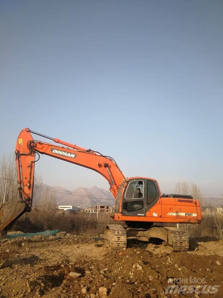 Doosan DX 225 Kāpurķēžu ekskavatori