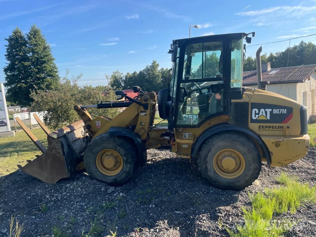 CAT 907 M Iekrāvēji uz riteņiem