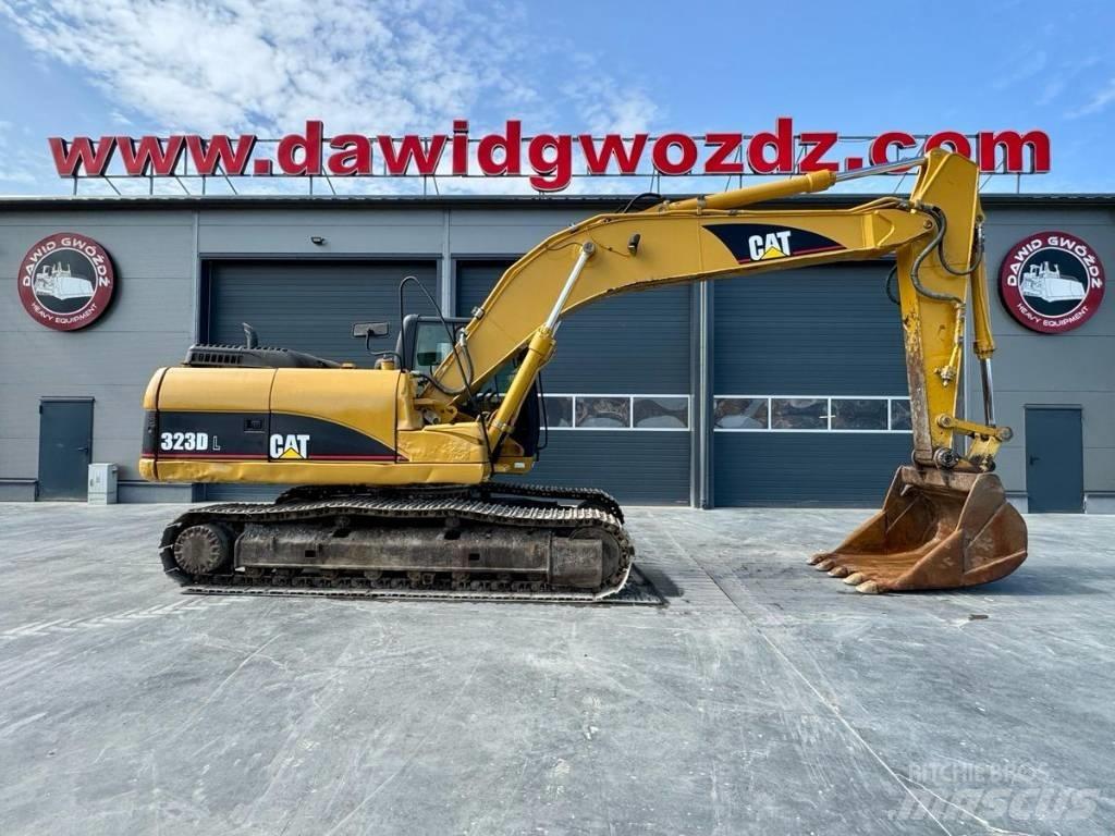 CAT 323 D L Kāpurķēžu ekskavatori