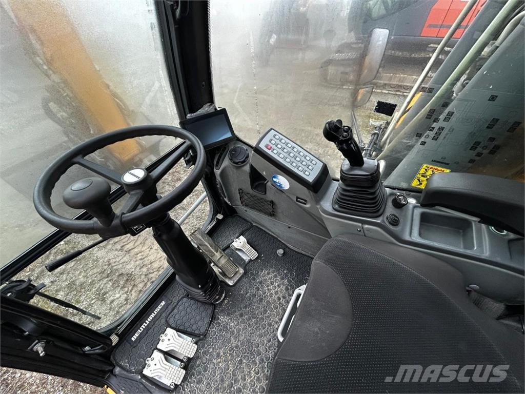 Liebherr A920 Ekskavatori uz riteņiem