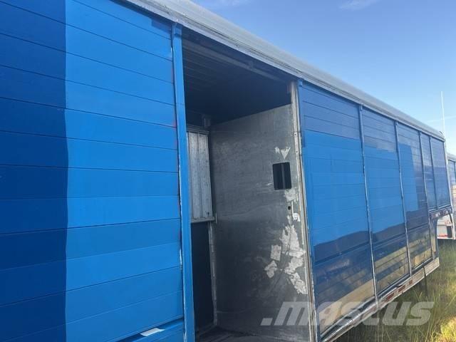 Mickey 16 Bay Dzērienu pārvadāšanas piekabes