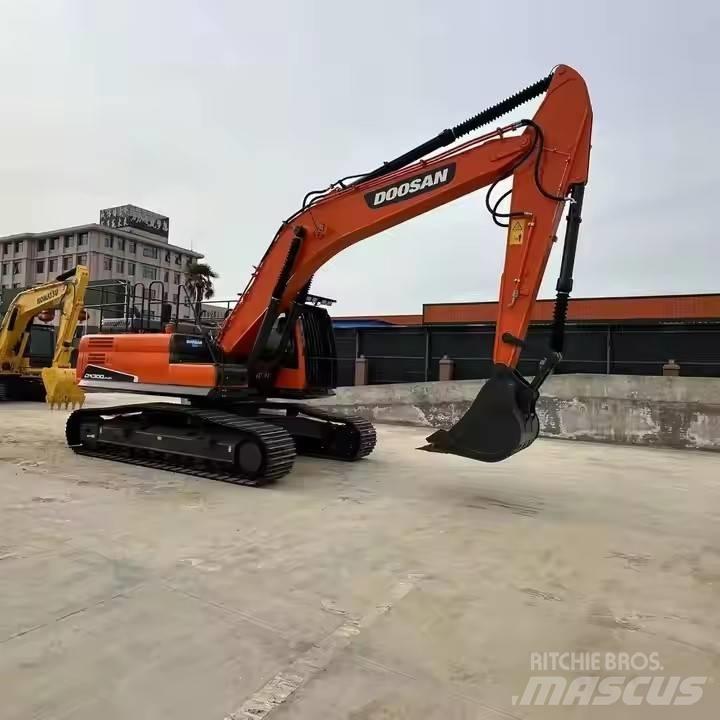 Doosan DX300LC Kāpurķēžu ekskavatori