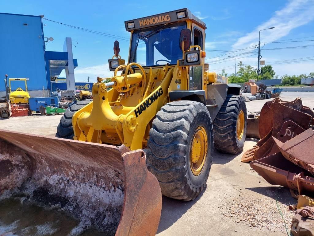 Hanomag 44D Iekrāvēji uz riteņiem