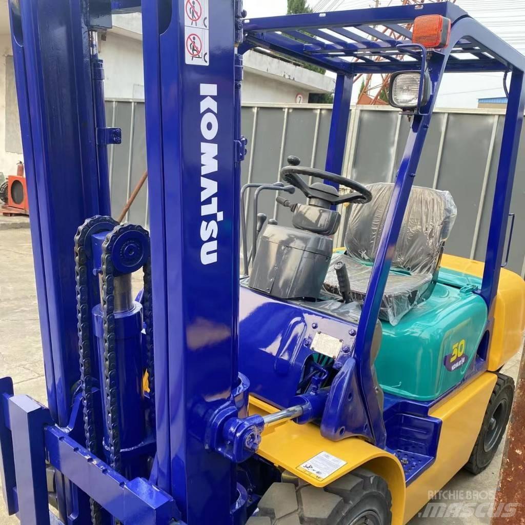 Komatsu FD 30 T-14 Tehnika ar dīzeļa dzinēju