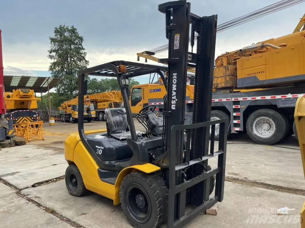 Komatsu FD 30 T-14 Tehnika ar dīzeļa dzinēju
