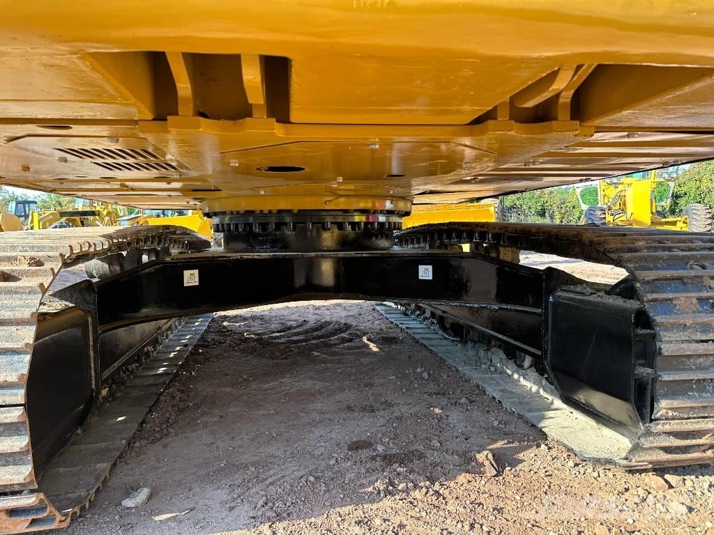 CAT 320D Kāpurķēžu ekskavatori