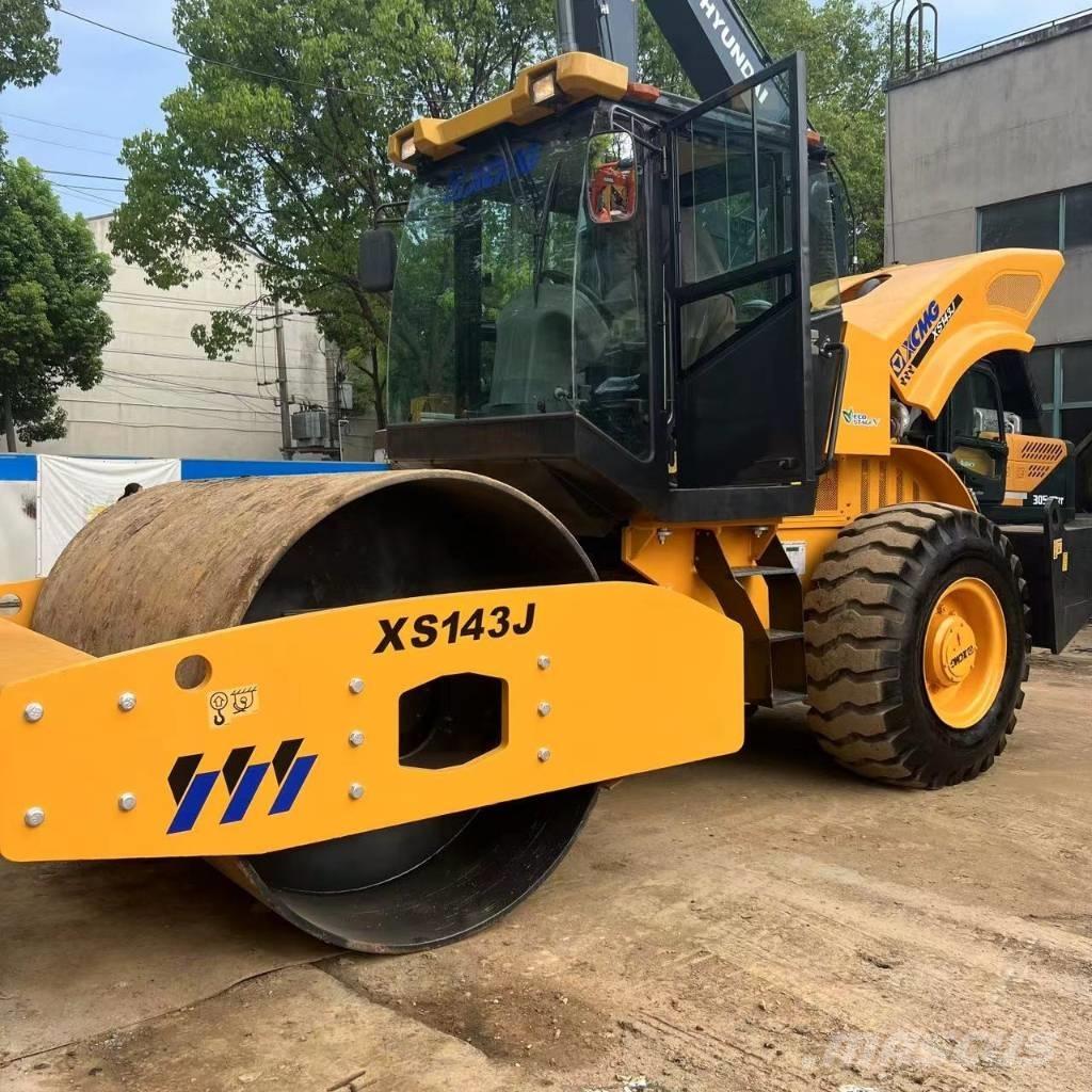 XCMG 143J Vienvalča grunts veltņi