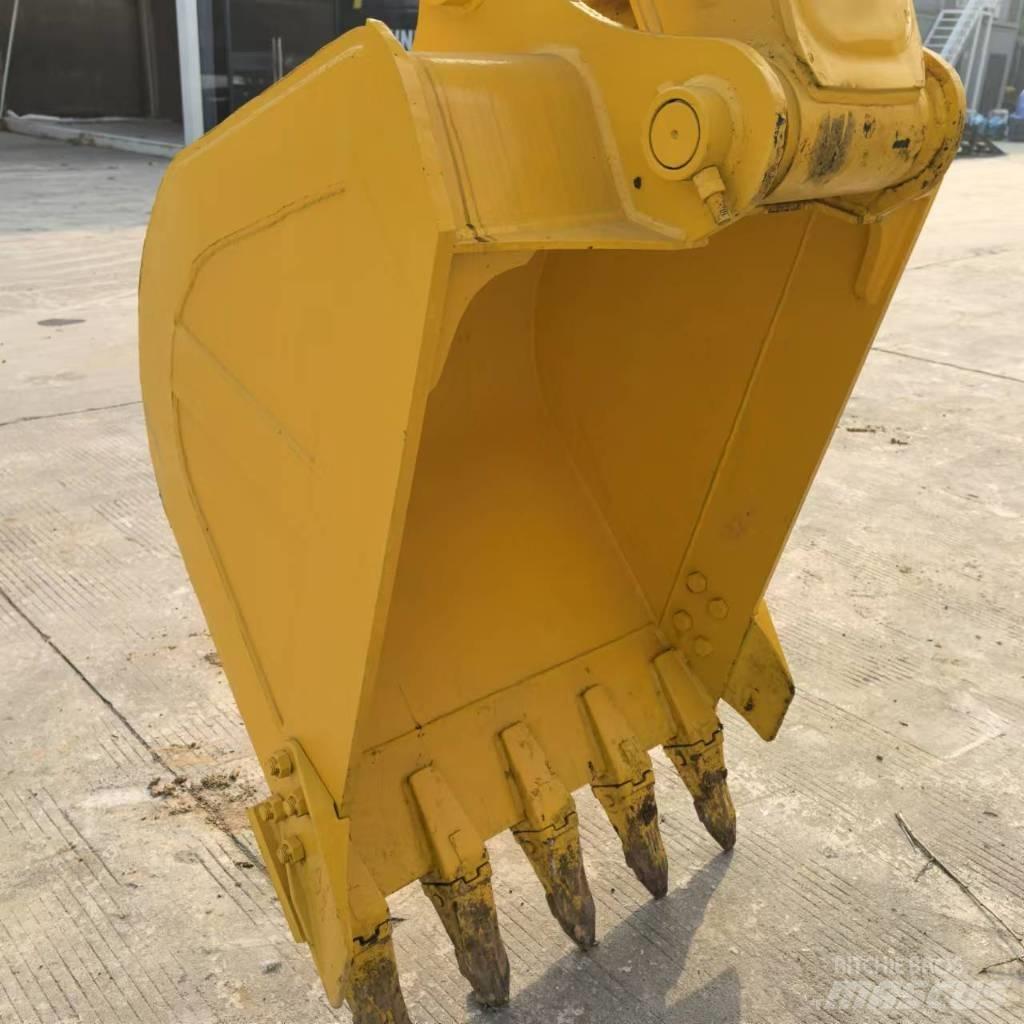 Komatsu PC 130 Kāpurķēžu ekskavatori