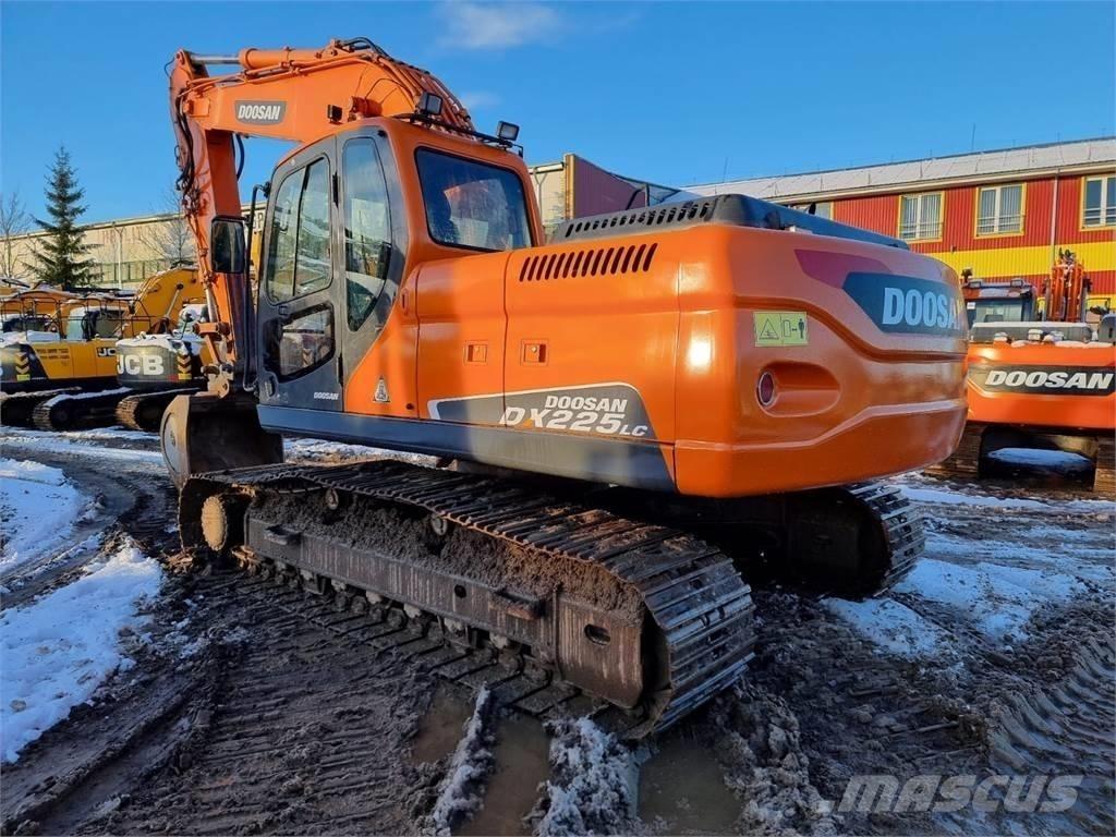 Doosan DX 225 LC Kāpurķēžu ekskavatori
