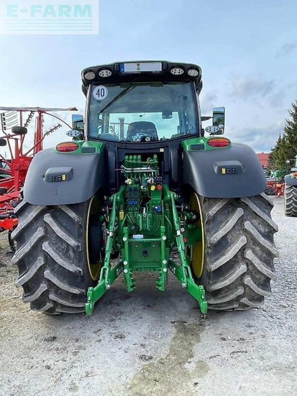 John Deere 6r 215 Traktori