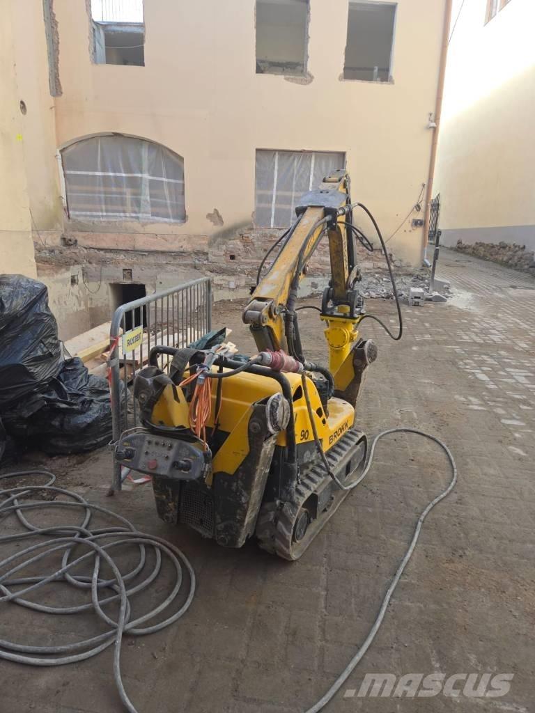 Brokk 90 Demontāžas ekskavators