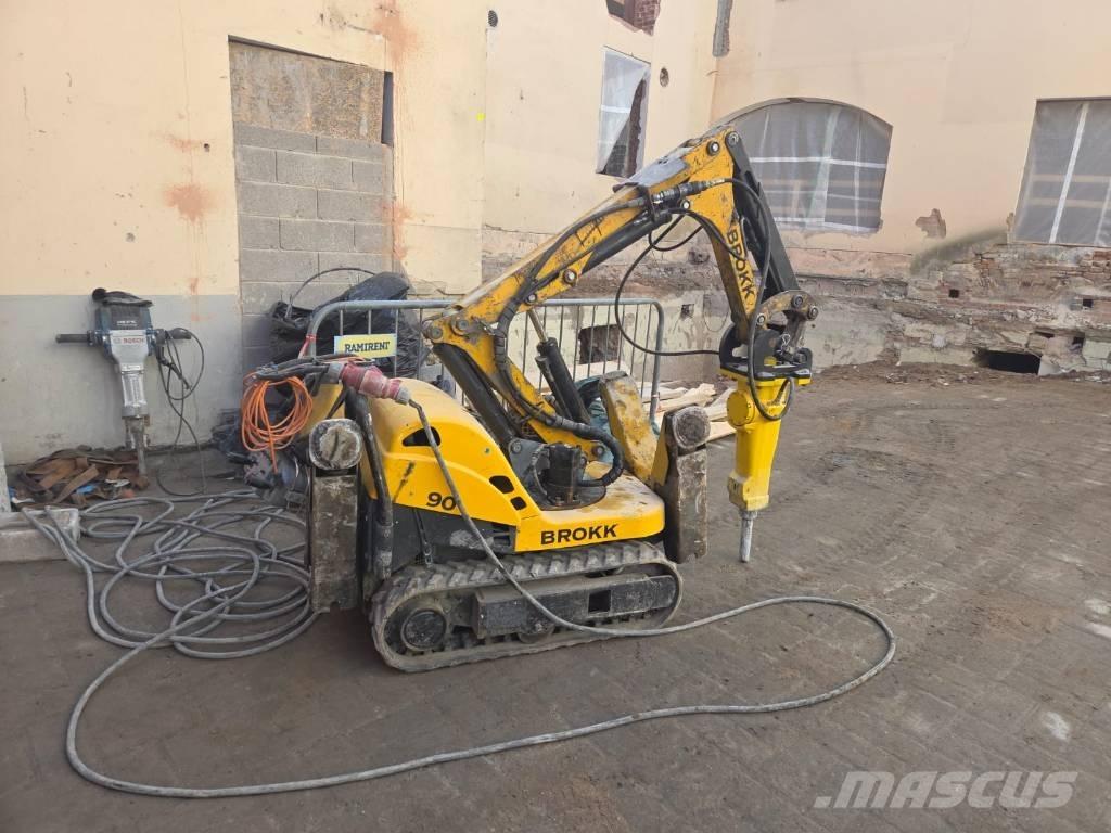 Brokk 90 Demontāžas ekskavators