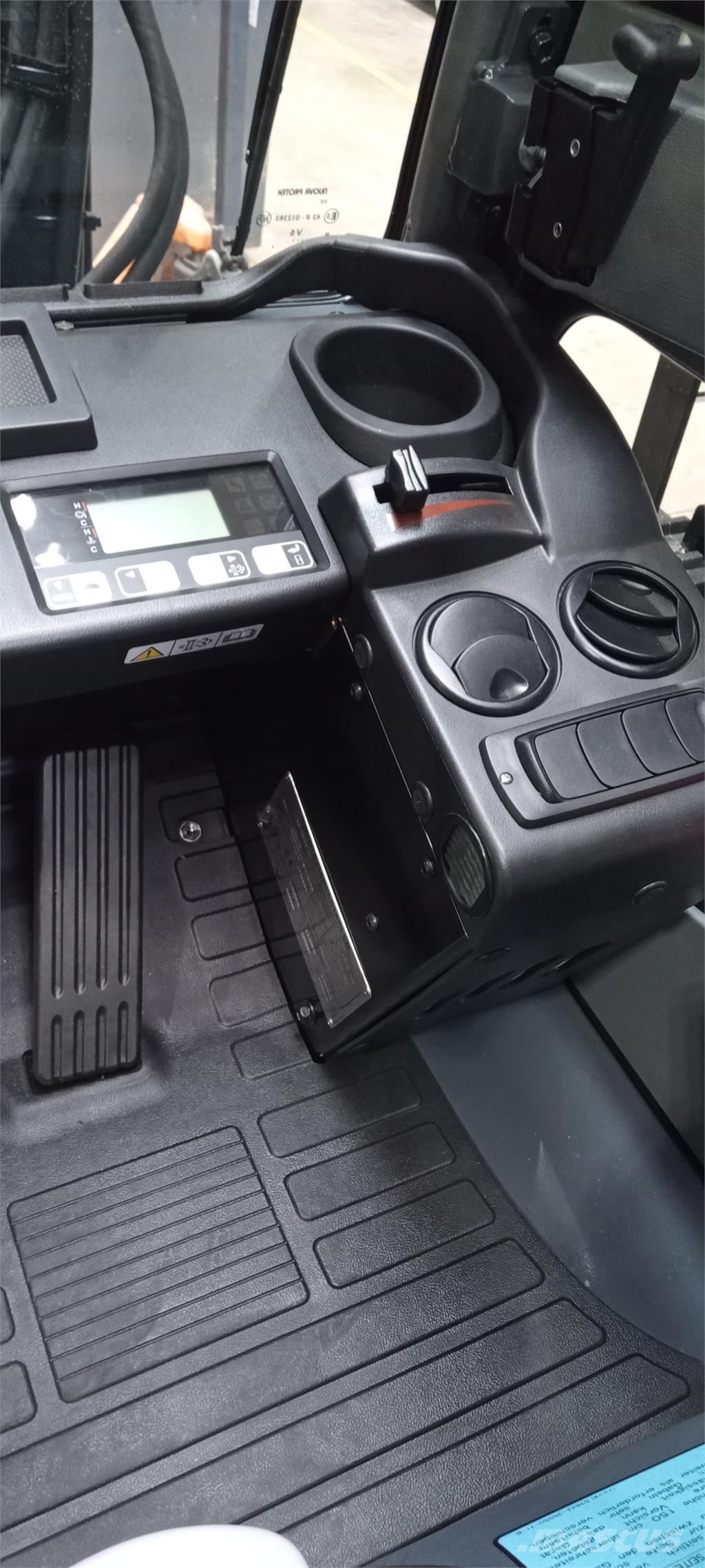 Toyota 52-8FDF25 Tehnika ar dīzeļa dzinēju