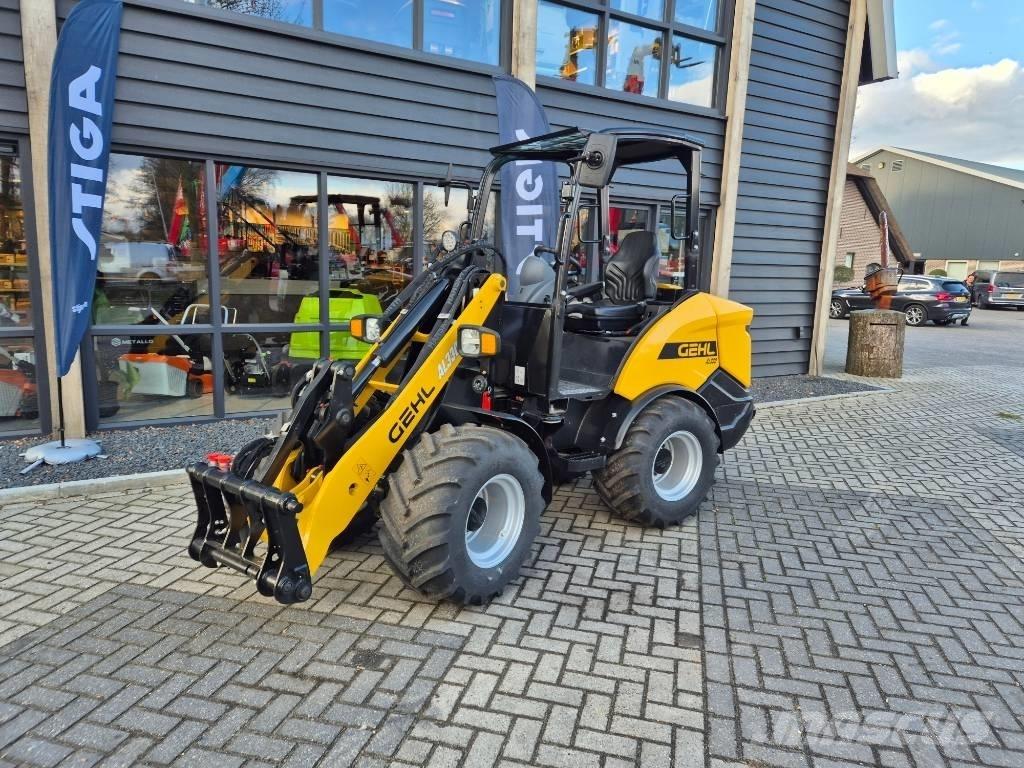 Gehl AL330 Mini iekrāvēji