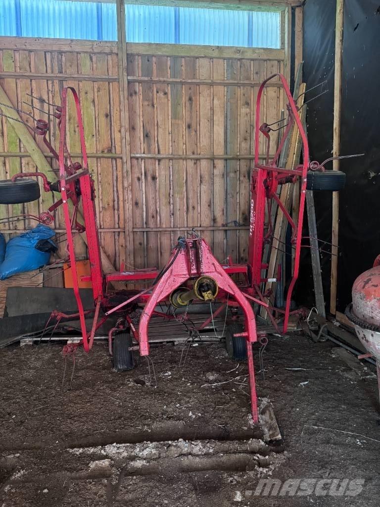 Fella 5200 Hydro Grābekļi un siena ārdītāji