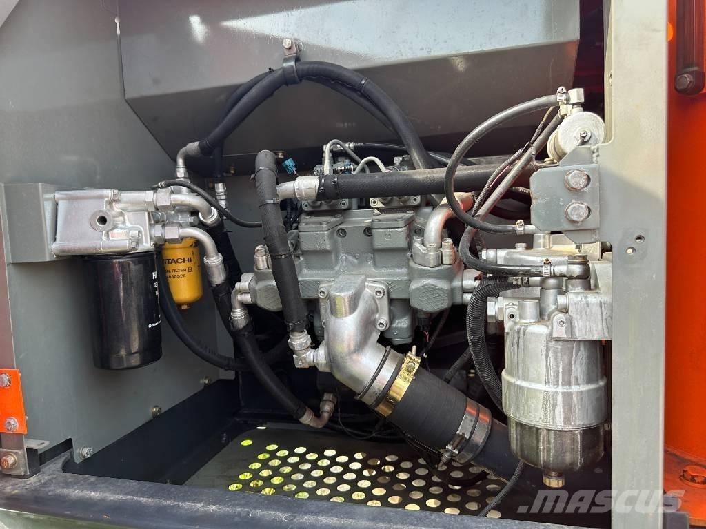Hitachi ZX200 Kāpurķēžu ekskavatori