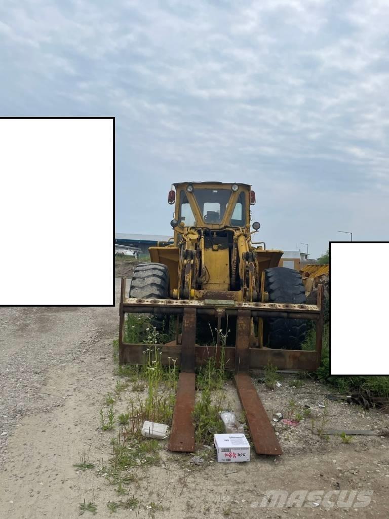 CAT 980 B Iekrāvēji uz riteņiem