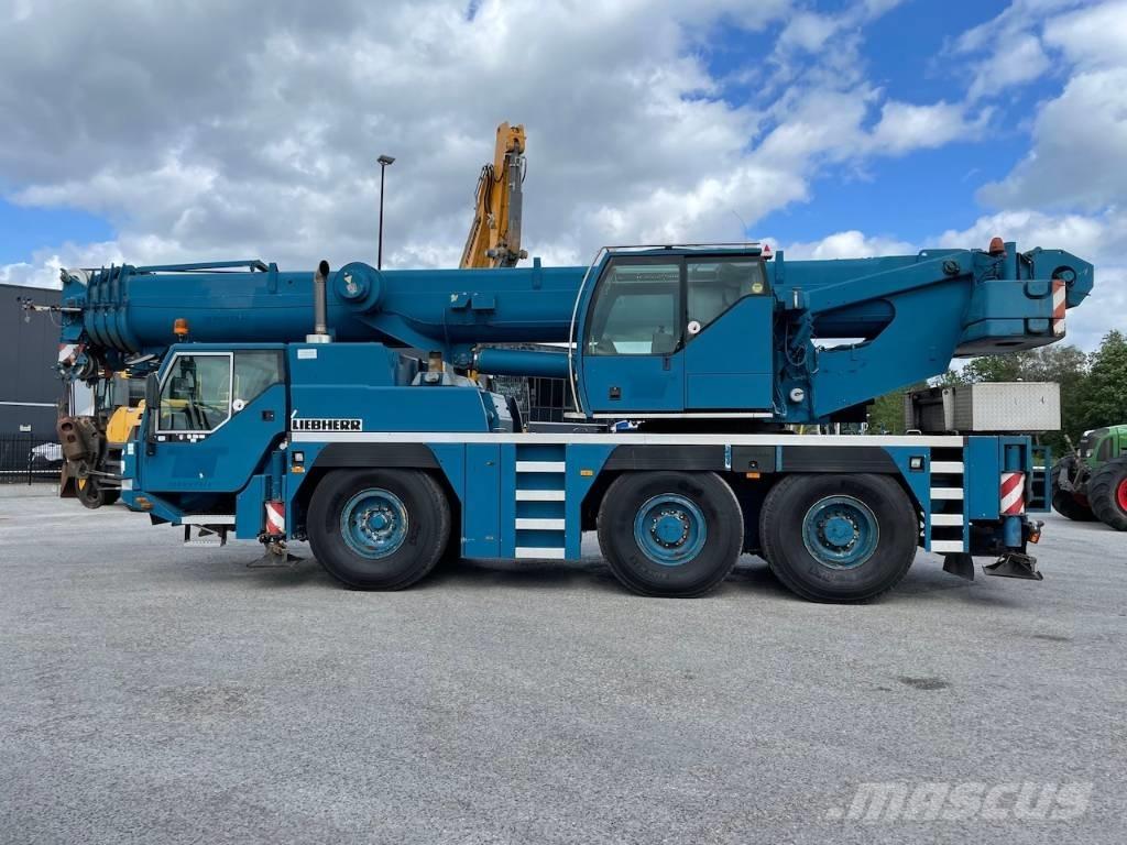 Liebherr LTM 1055-1 Visurgājēji celtņi