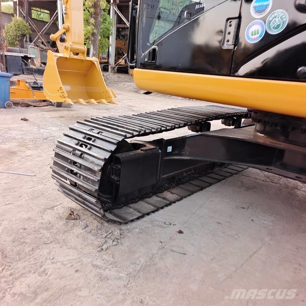 CAT 320 D2L Kāpurķēžu ekskavatori