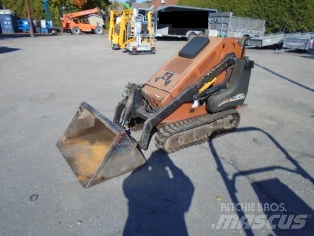 Ditch Witch SK 650 Lietoti riteņu kompaktiekrāvēji