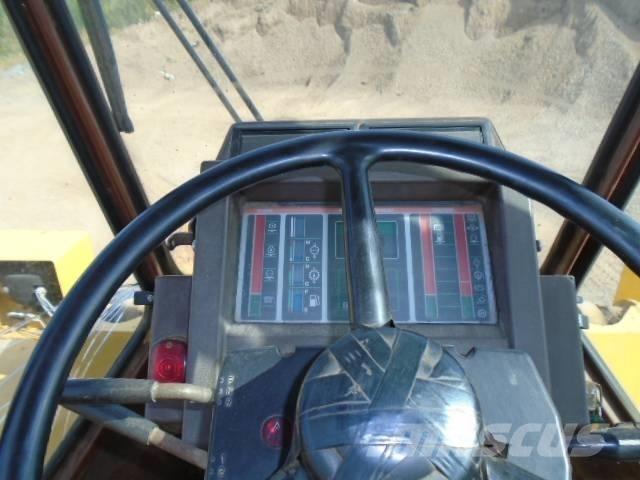 Komatsu WA 250 Iekrāvēji uz riteņiem