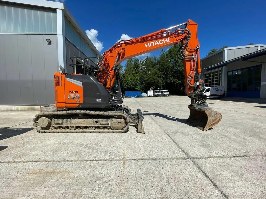 Hitachi ZX135US Kāpurķēžu ekskavatori