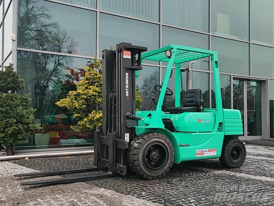Mitsubishi DP30 Tehnika ar dīzeļa dzinēju