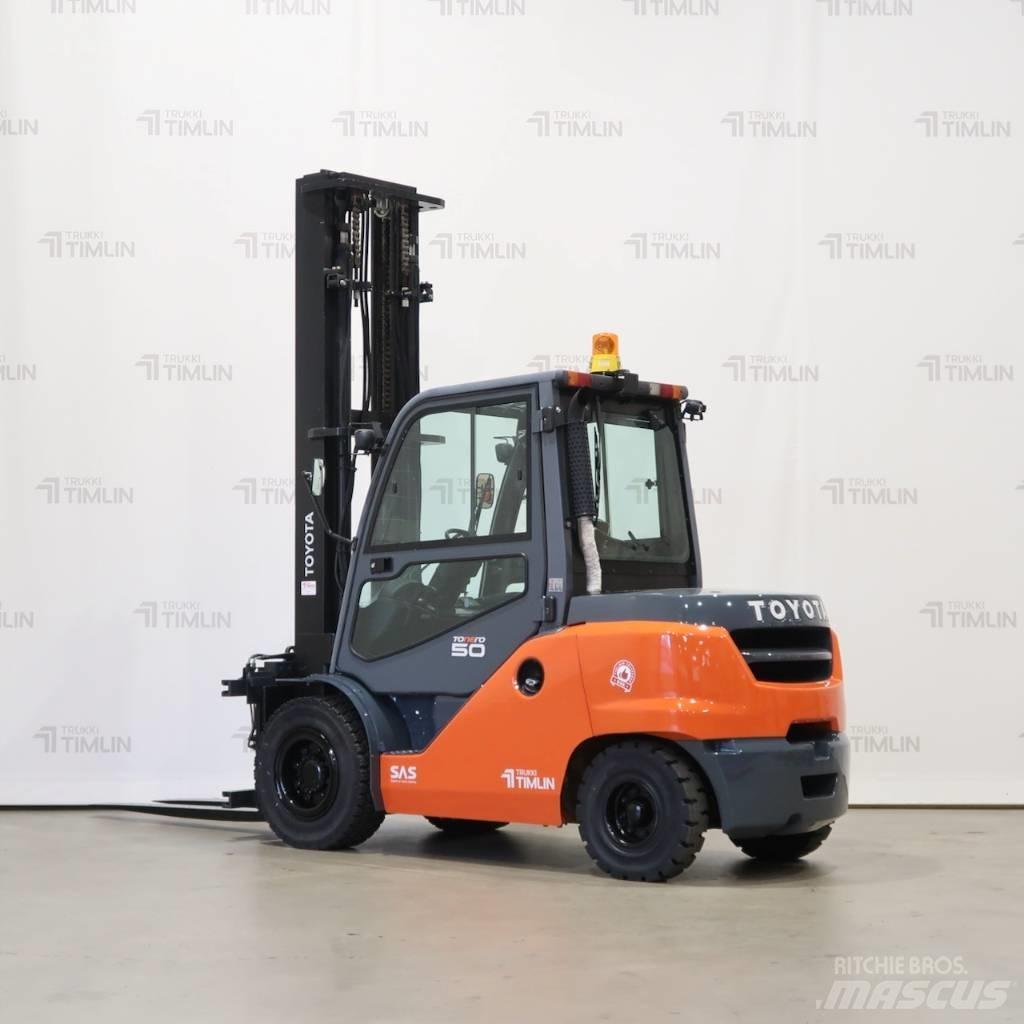 Toyota 40-8FD50N Tehnika ar dīzeļa dzinēju