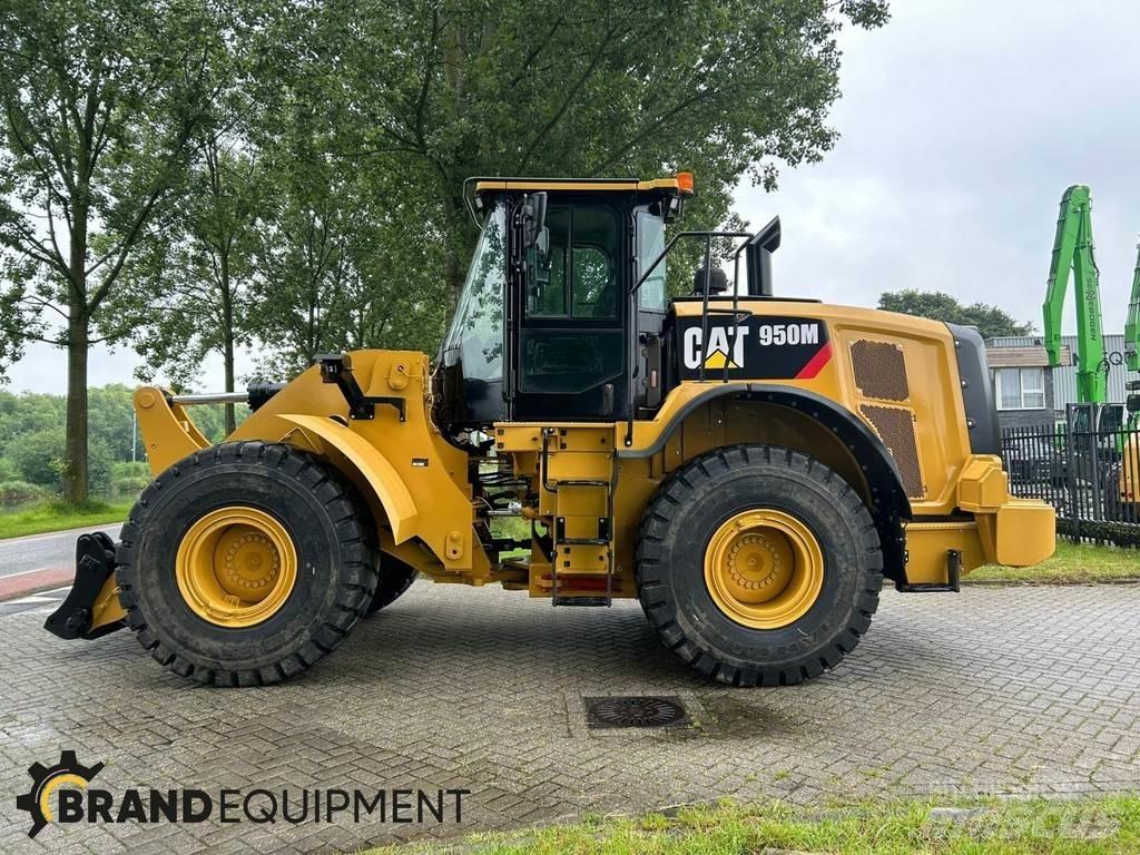 CAT 950M Iekrāvēji uz riteņiem