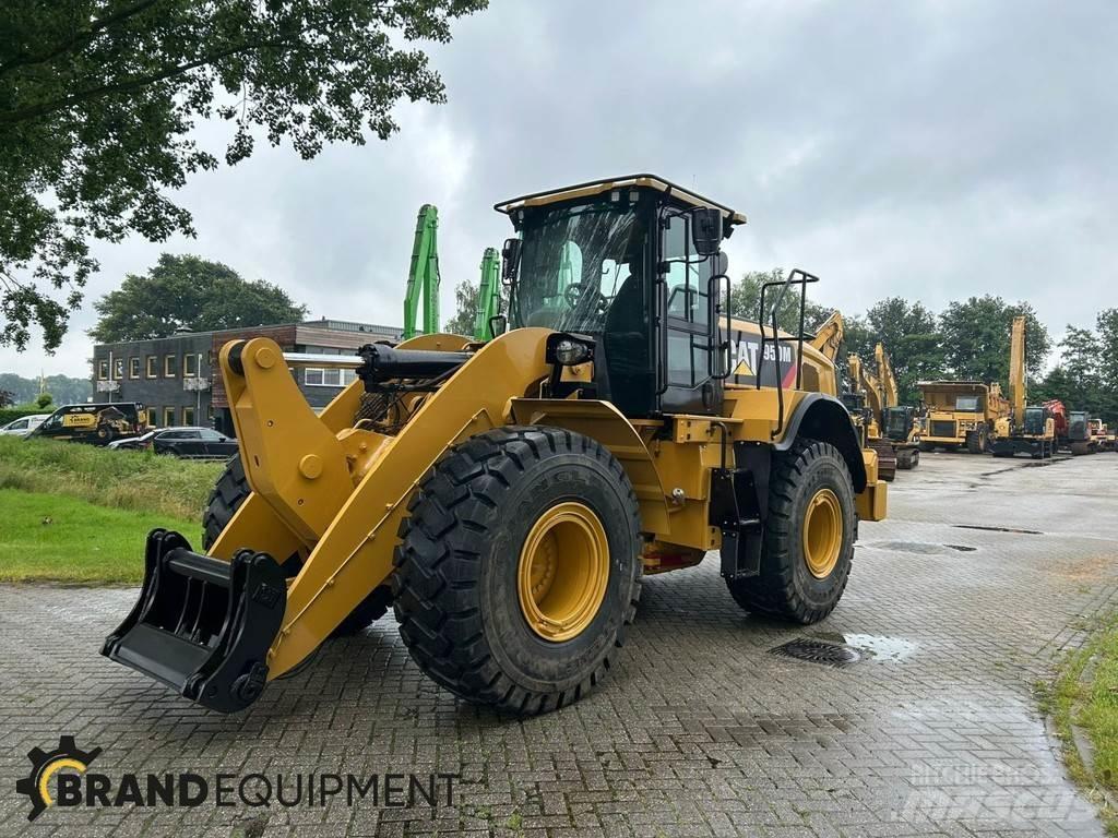 CAT 950M Iekrāvēji uz riteņiem