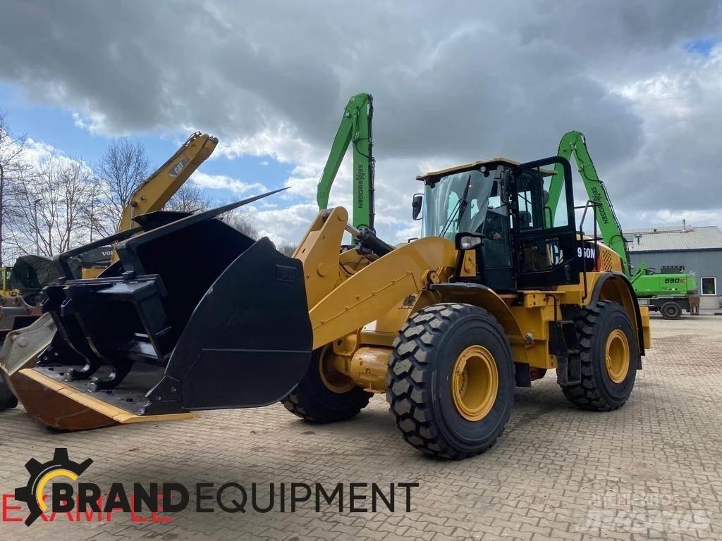 CAT 950M Iekrāvēji uz riteņiem