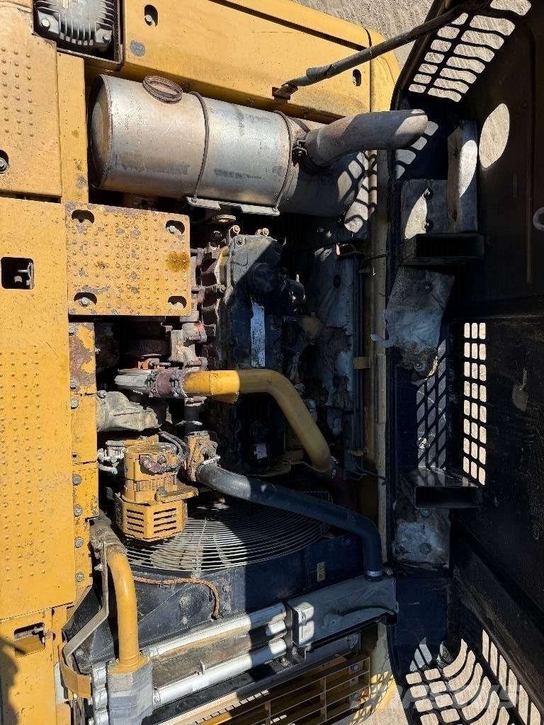 CAT 324 D Kāpurķēžu ekskavatori