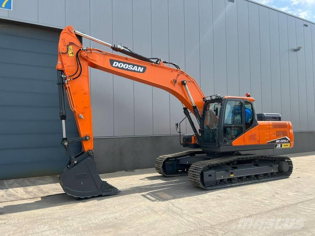 Doosan DX 225 LC-7M Kāpurķēžu ekskavatori