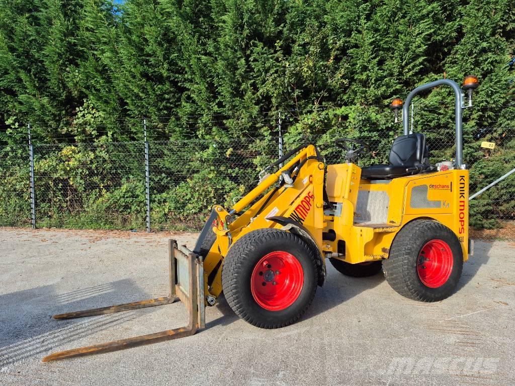 Knikmops KM 130 Iekrāvēji uz riteņiem