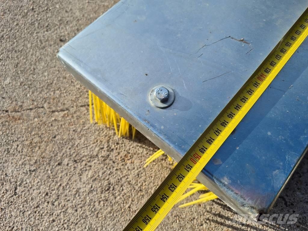 Knikmops KM 130 Iekrāvēji uz riteņiem