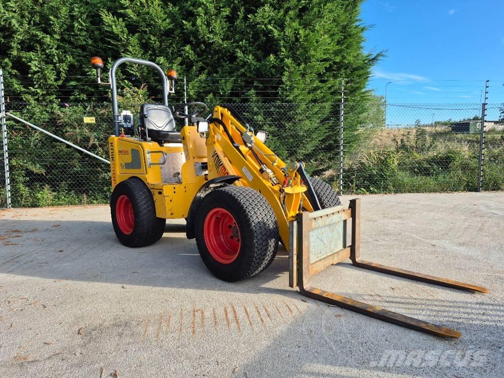 Knikmops KM 130 Iekrāvēji uz riteņiem