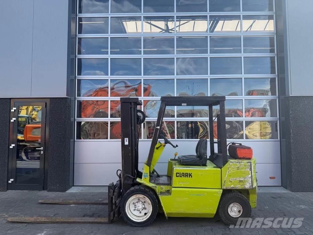Clark DPM30N Autokrāvēji - citi
