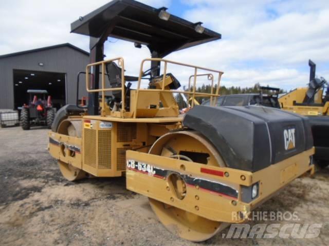 CAT CB 634 C Divvalču grunts veltņi