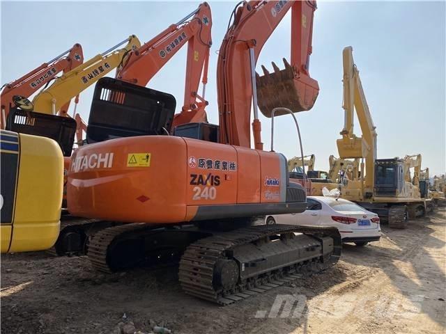 Hitachi ZX240 Kāpurķēžu ekskavatori