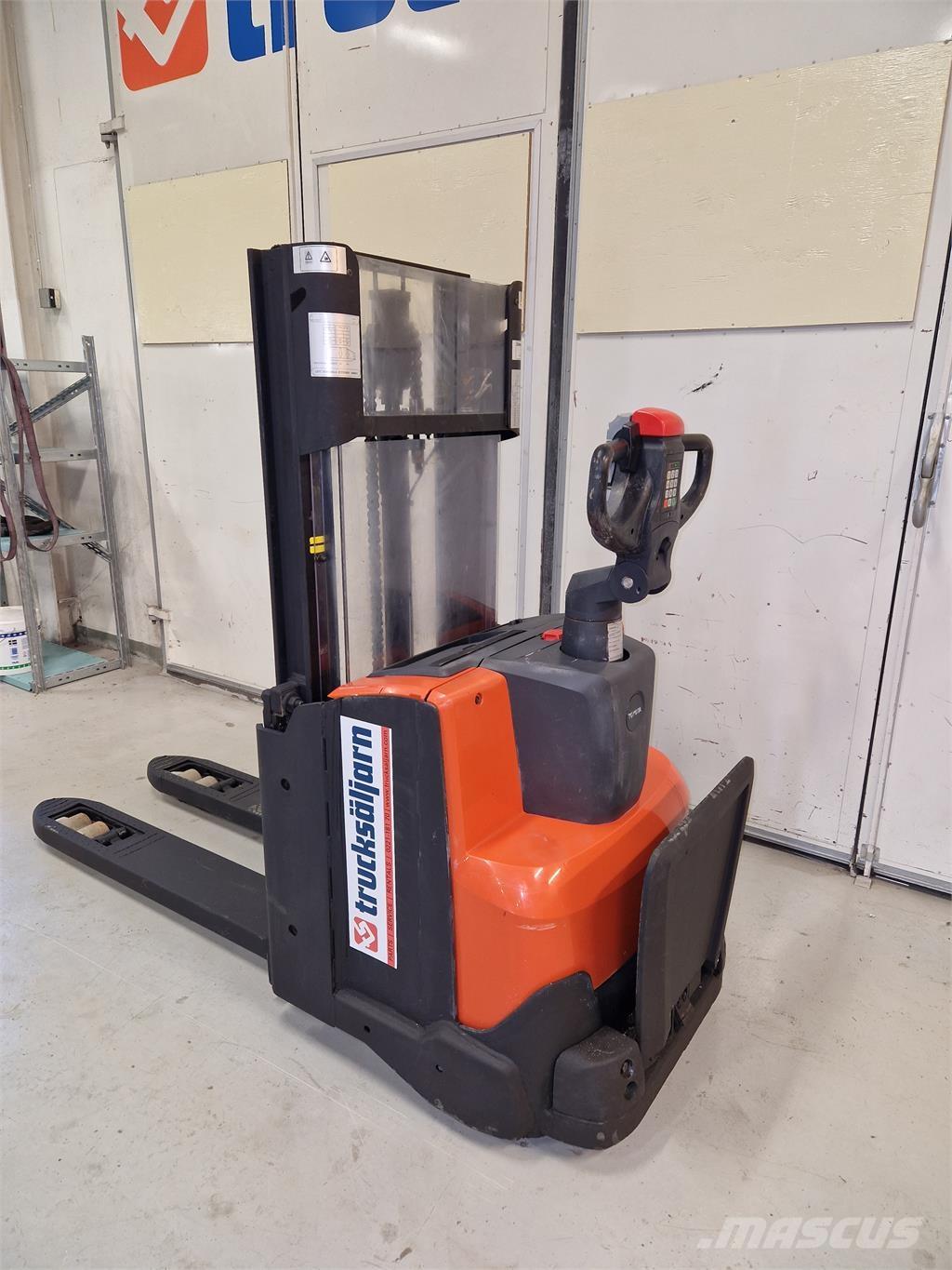 Toyota SWE200D Pašgājēji krautnētāji