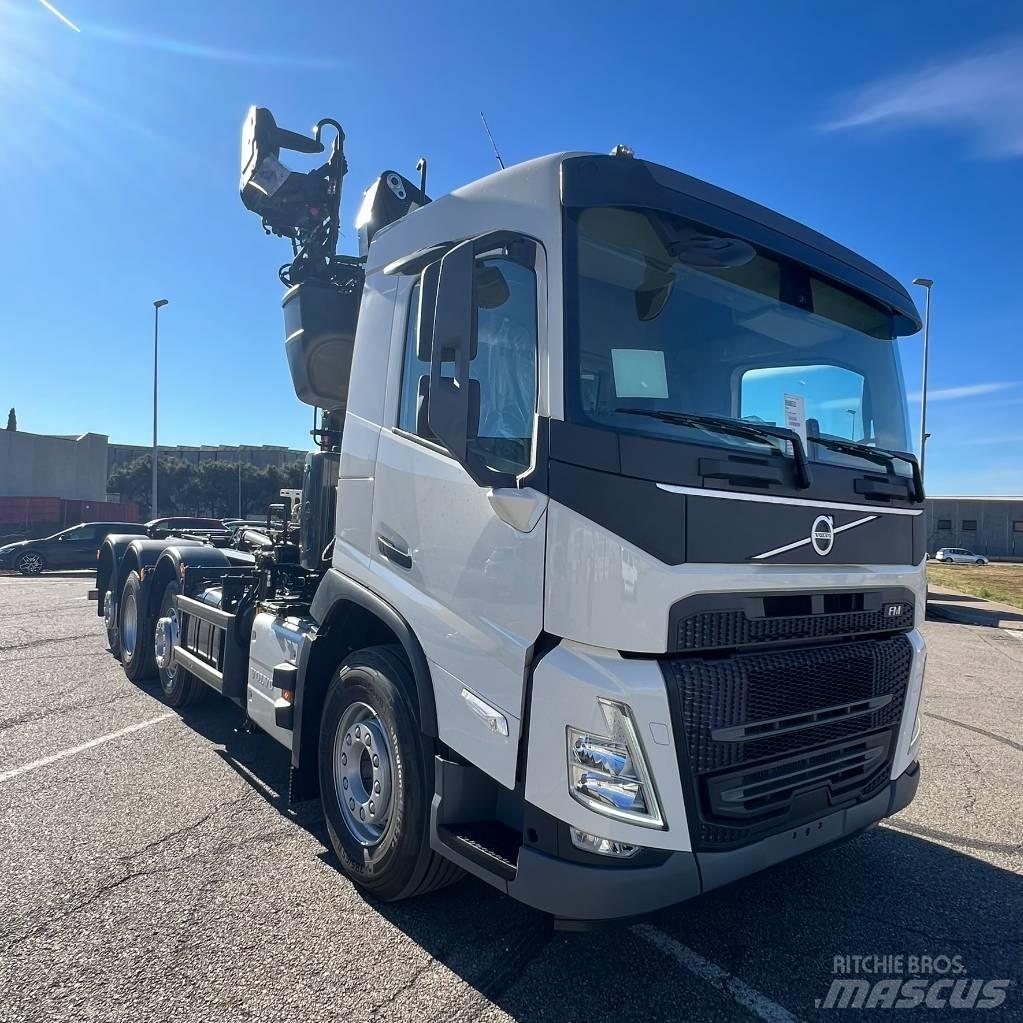 Volvo FM Smagās mašīnas ar celtni