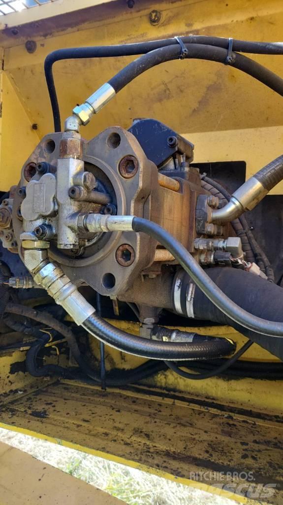 New Holland 335 Kāpurķēžu ekskavatori