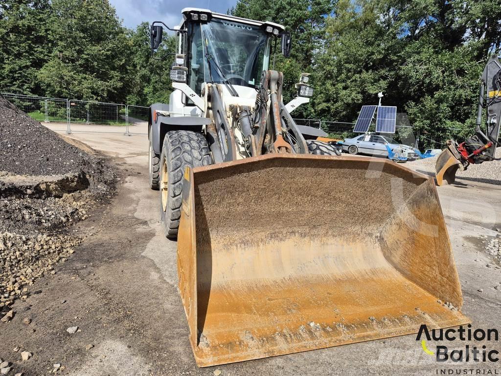 Volvo L 90 Iekrāvēji uz riteņiem