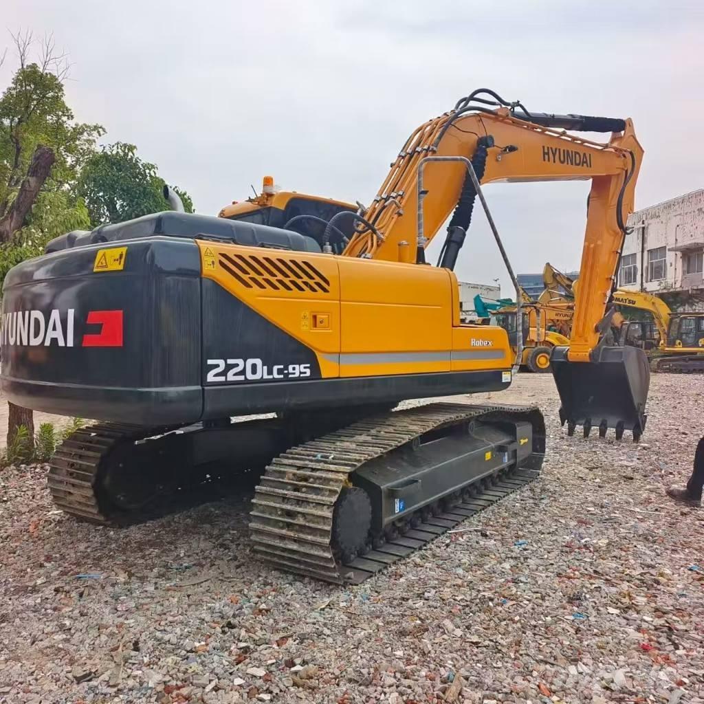Hyundai 220 LC-9S Kāpurķēžu ekskavatori