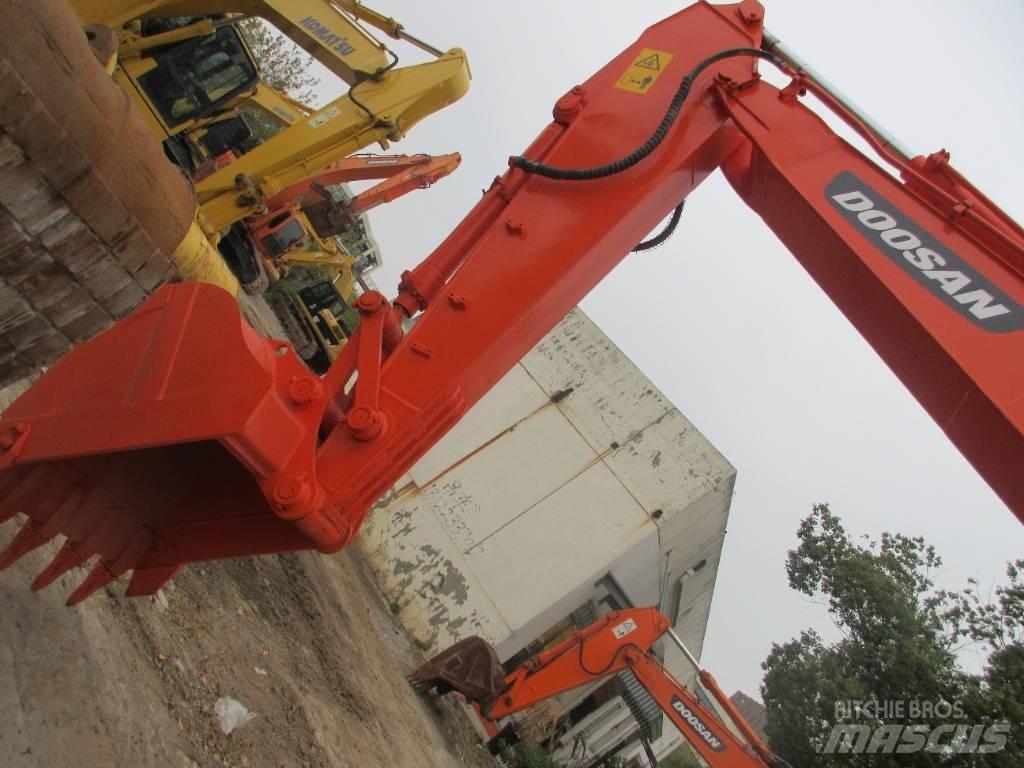 Doosan DH 150 LC-7 Ekskavatori uz riteņiem
